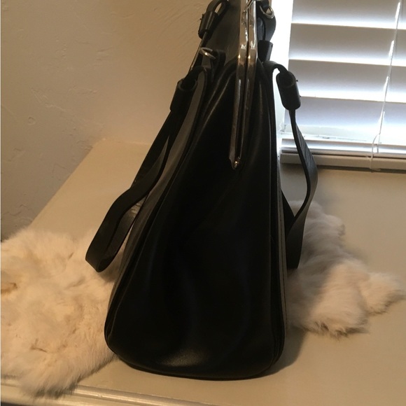 Black classy top snap bag - Picture 3 of 3